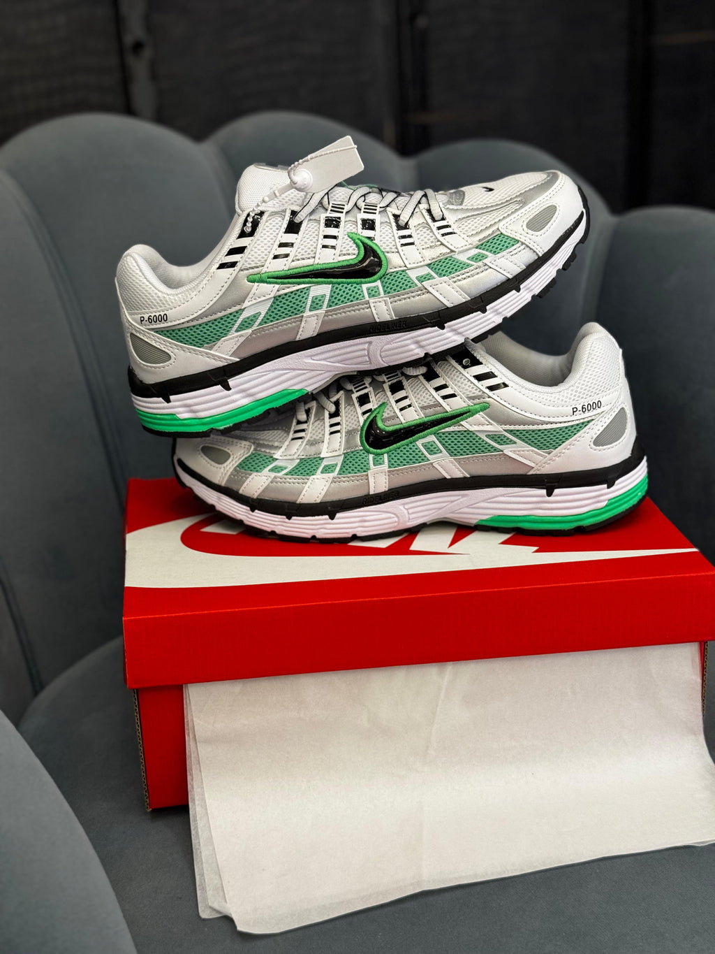NIKE P-6000 TRAINER METTALIC GREEN
