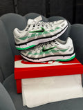 NIKE P-6000 TRAINER METTALIC GREEN