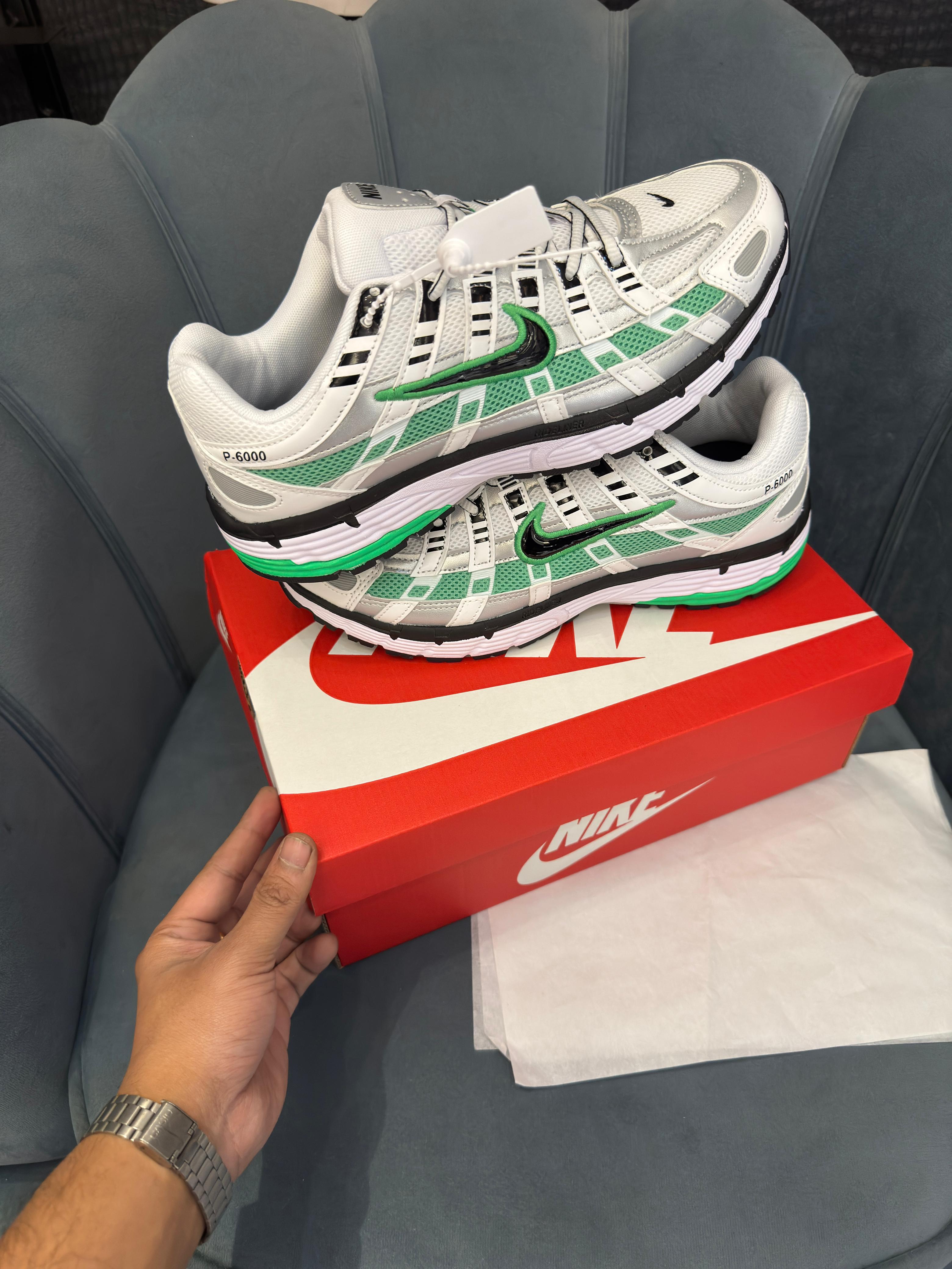 NIKE P-6000 TRAINER METTALIC GREEN