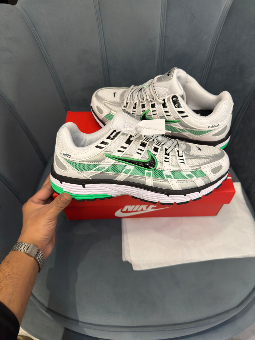 NIKE P-6000 TRAINER METTALIC GREEN