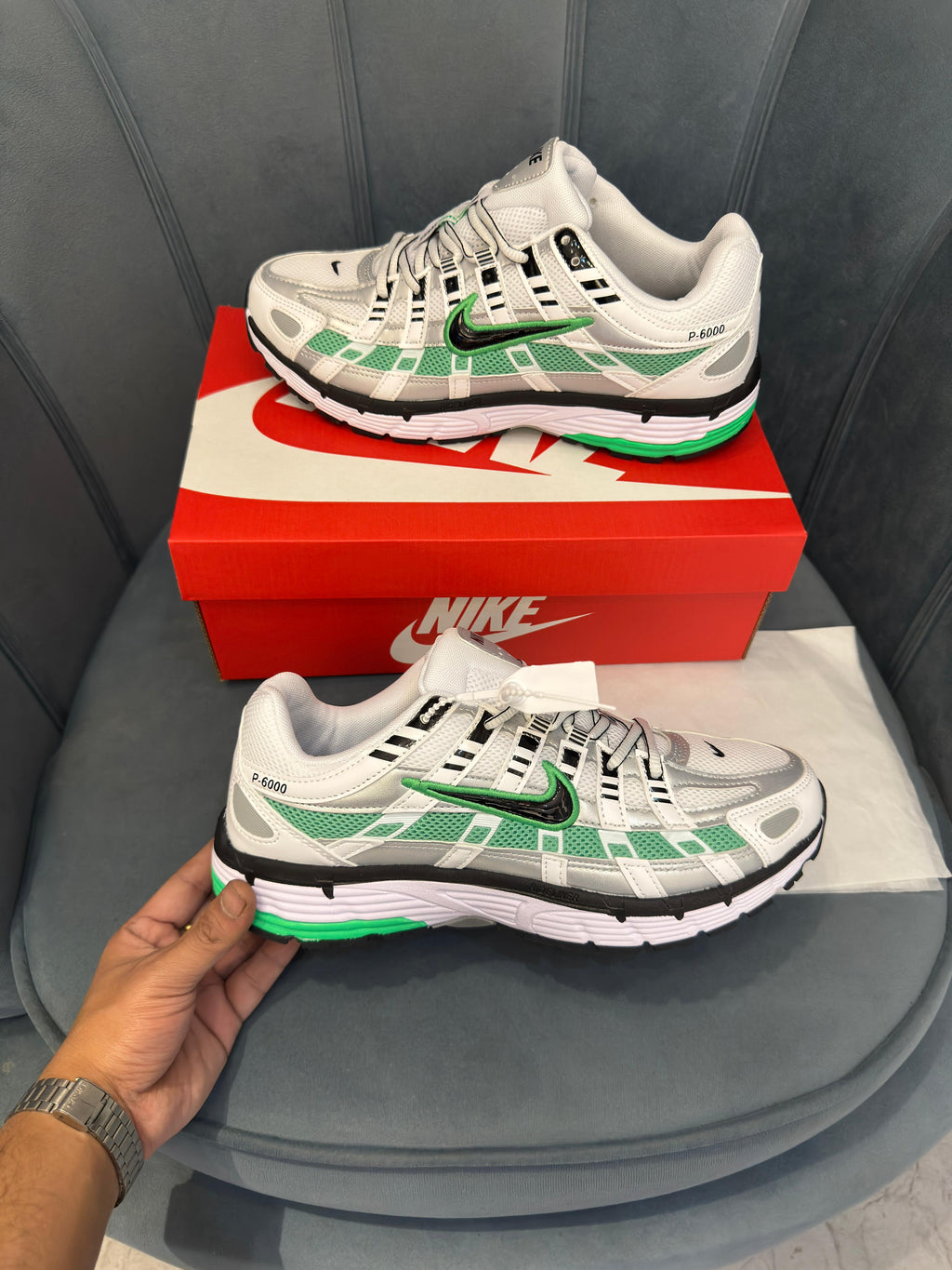 NIKE P-6000 TRAINER METTALIC GREEN