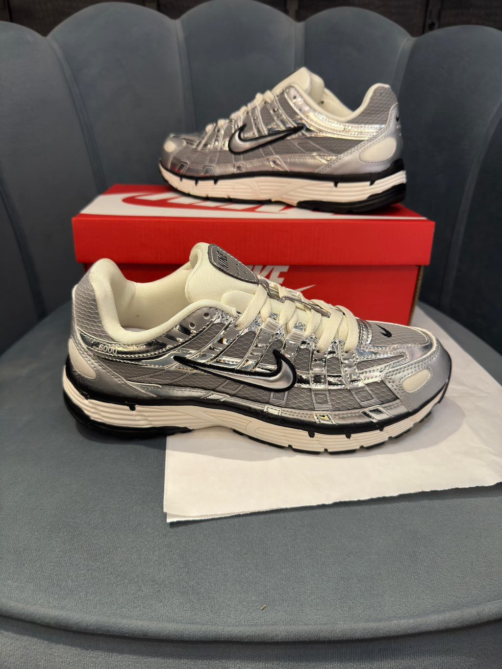 NIKE P-6000 TRAINER METALLIC SILVER BLACK🖤
