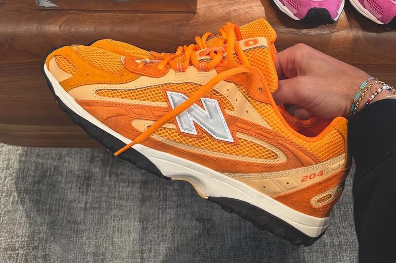 NEW BALANCE 204L COLAB KITH