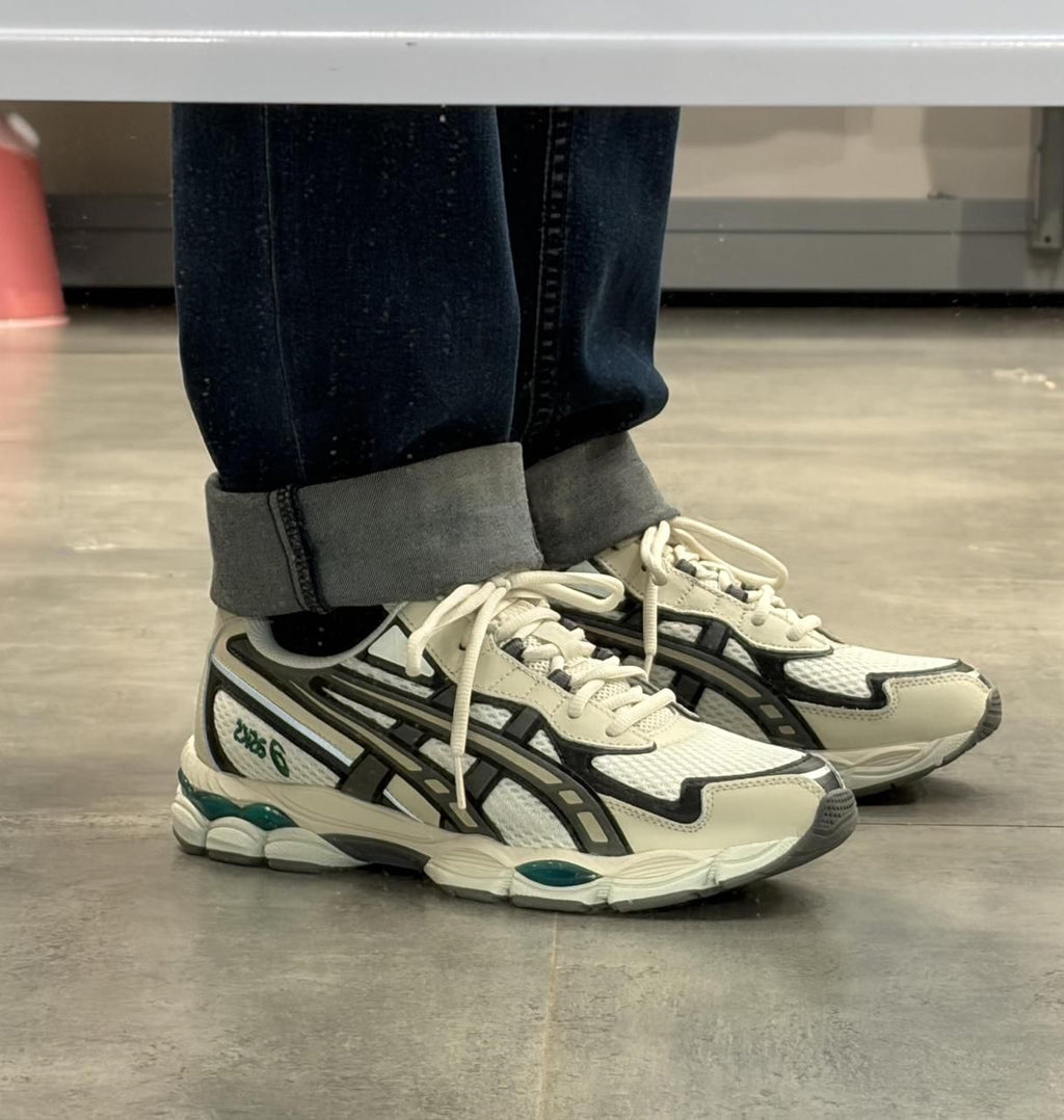 ASICS NYC GEL HAL STUDIO 🖤
