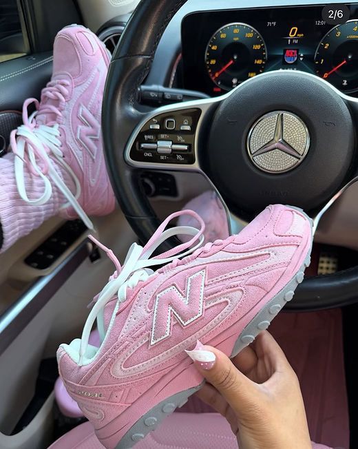 NEW BALANCE 204L BLACK PASTEL PINK