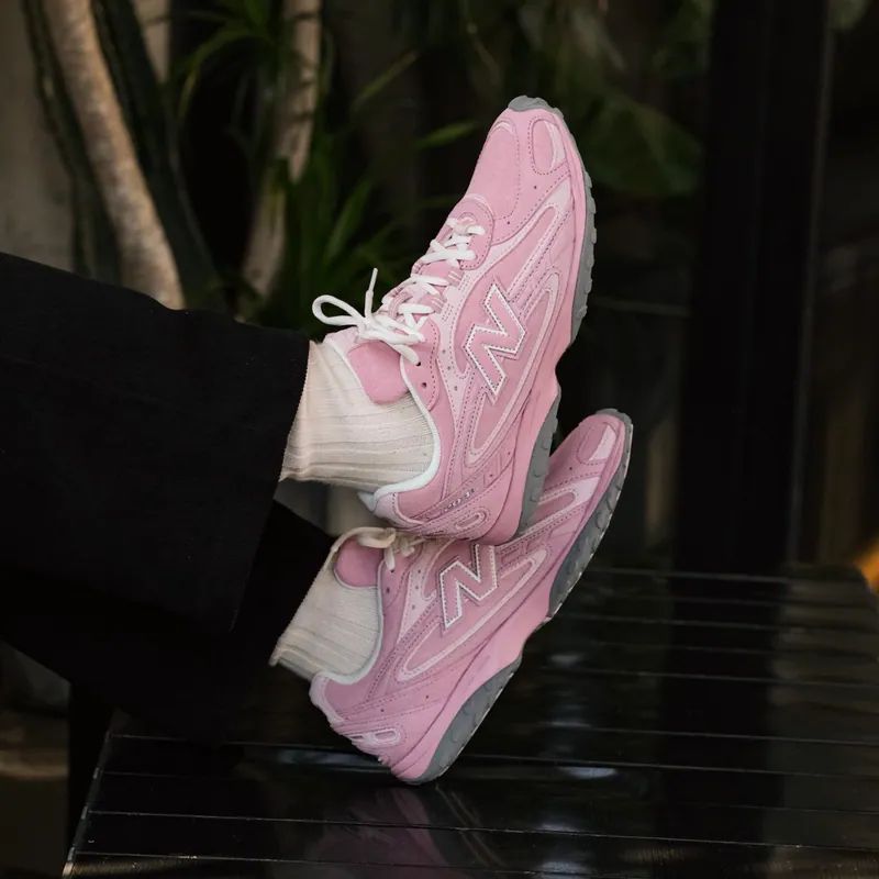 NEW BALANCE 204L BLACK PASTEL PINK