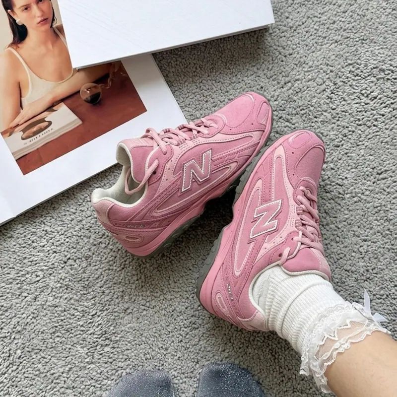 NEW BALANCE 204L BLACK PASTEL PINK