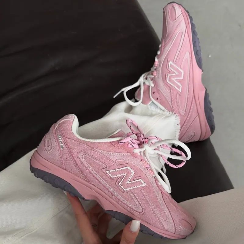 NEW BALANCE 204L BLACK PASTEL PINK