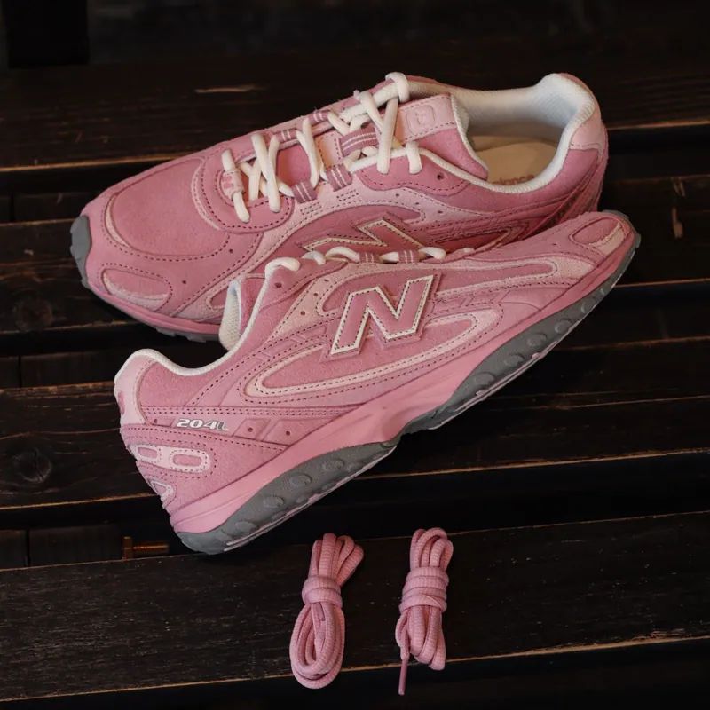 NEW BALANCE 204L BLACK PASTEL PINK