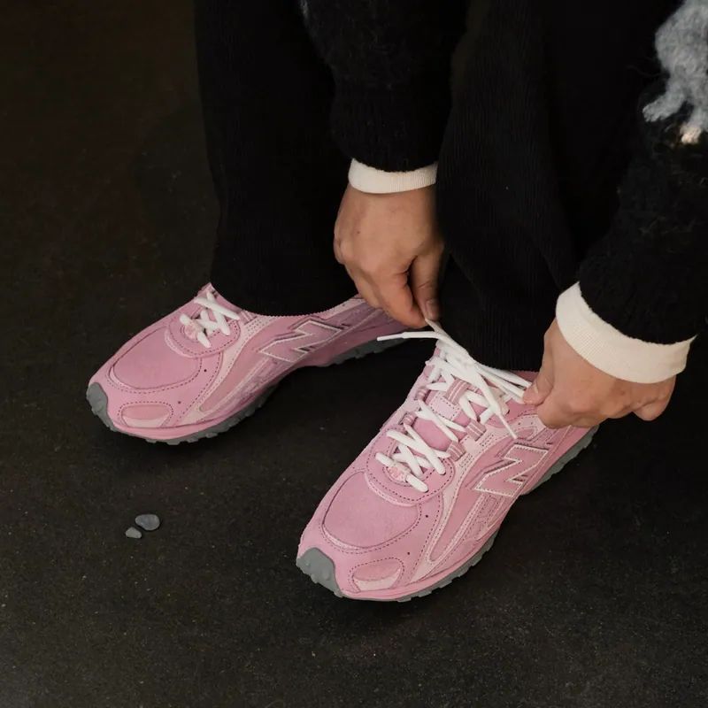 NEW BALANCE 204L BLACK PASTEL PINK