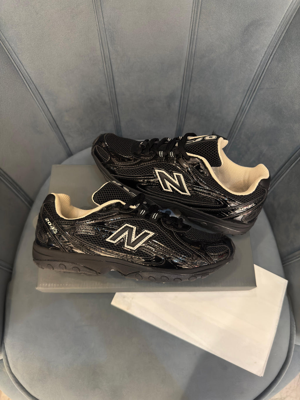 NEW BALANCE 204L BLACK TIMBERWOLF