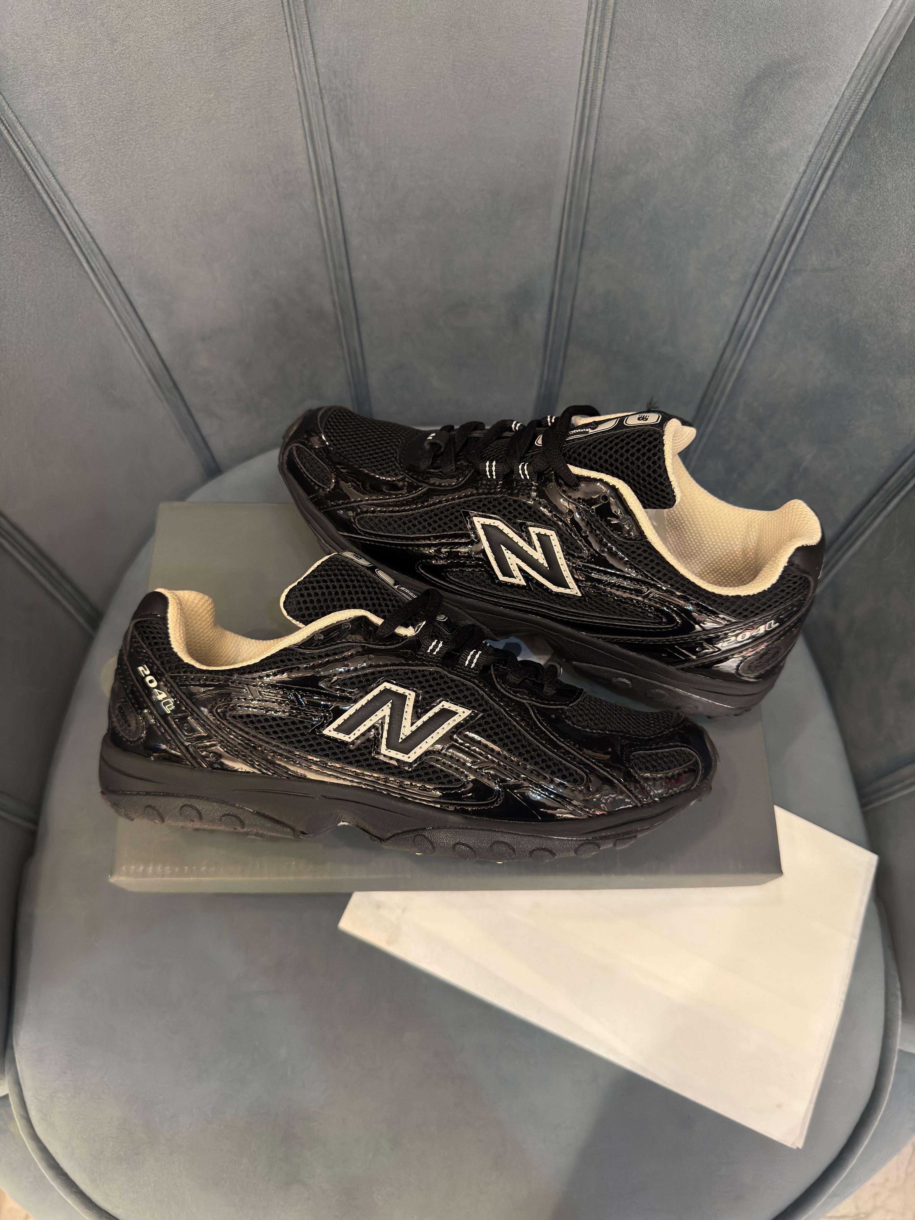 NEW BALANCE 204L BLACK TIMBERWOLF