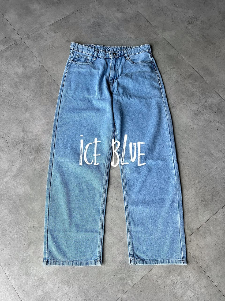 LOSSE FIT BAGGY JEANS