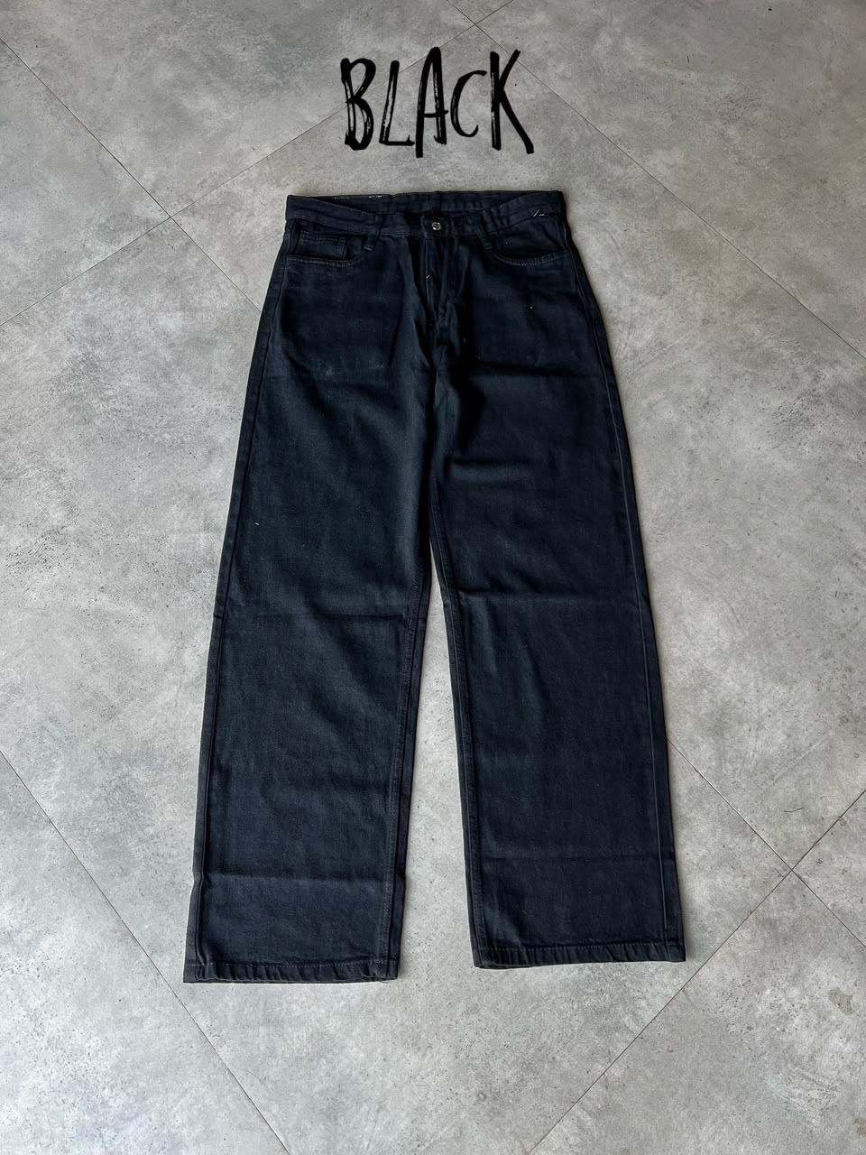 LOSSE FIT BAGGY JEANS